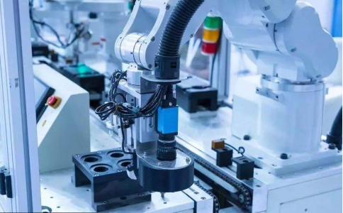疫情推動工業(yè)企業(yè)智能制造進程，工業(yè)機器人 自動化生產、線上辦公成應對利器